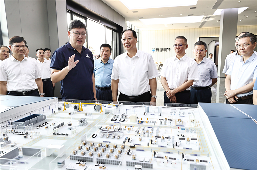 毛偉明在株洲參加省人大代表小組主題活動(dòng)調(diào)研北斗產(chǎn)業(yè)發(fā)展